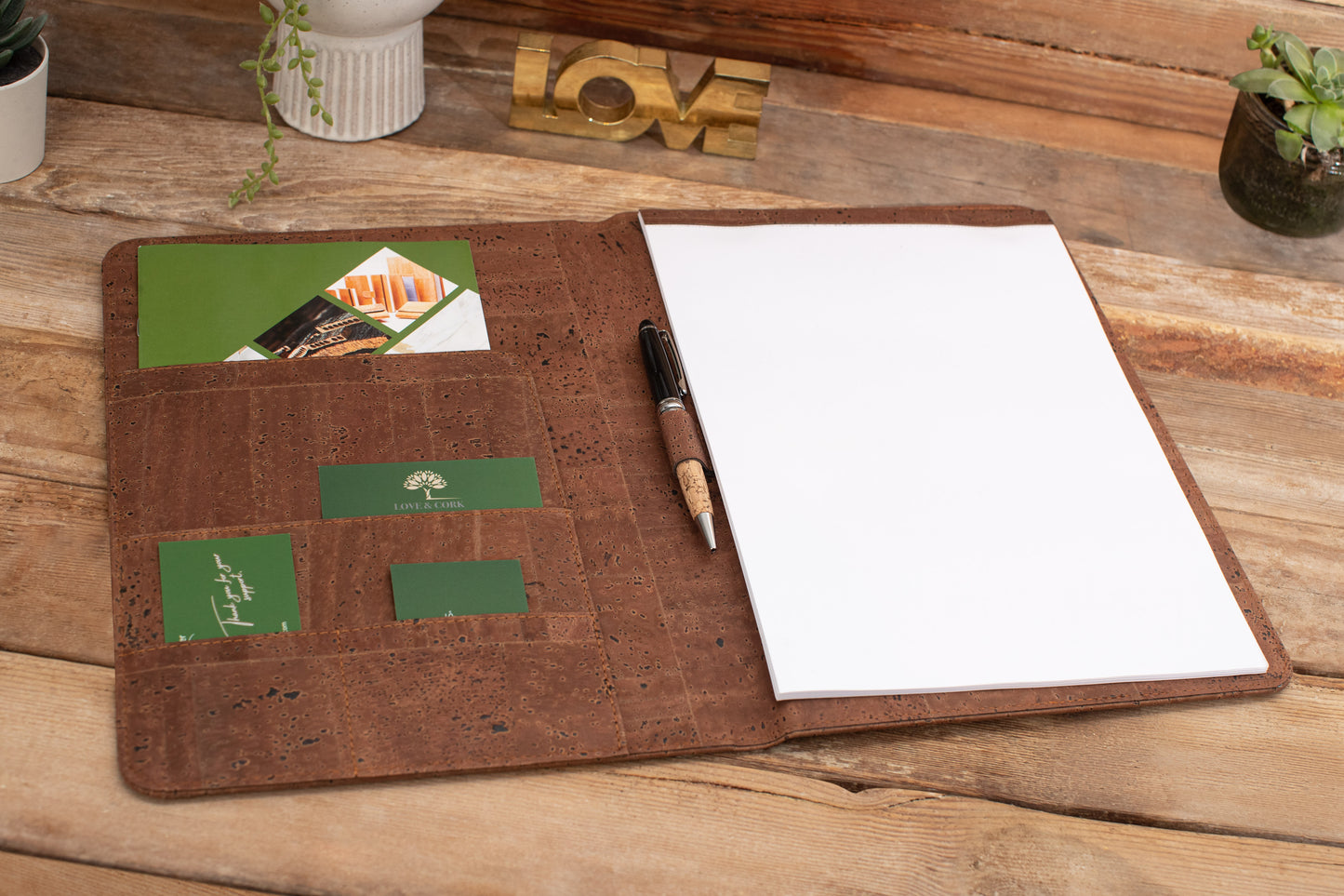Padfolio Handmade in a Cork fabric in Brown.